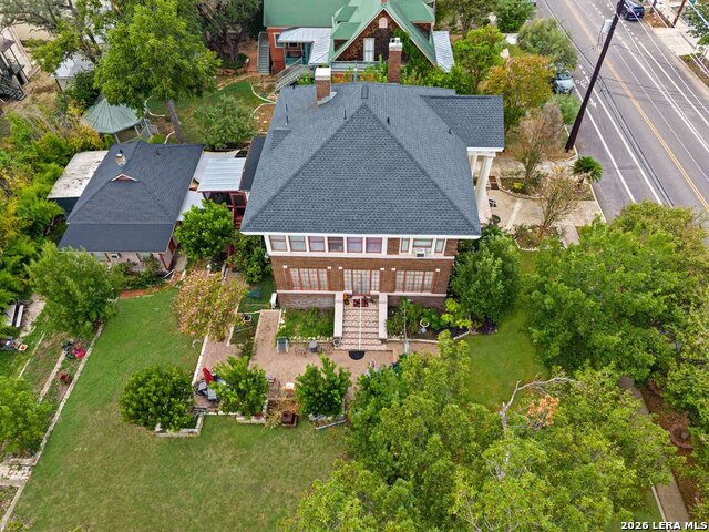 112 E Mistletoe Ave Property Photo 3