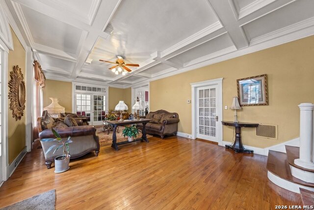 112 E Mistletoe Ave Property Photo 8