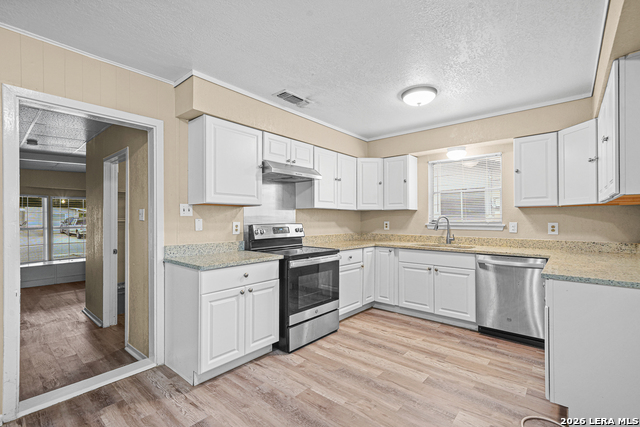 5125 Foxcross Dr Property Photo 6