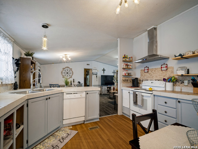 264 County Road 7710 Property Photo 10