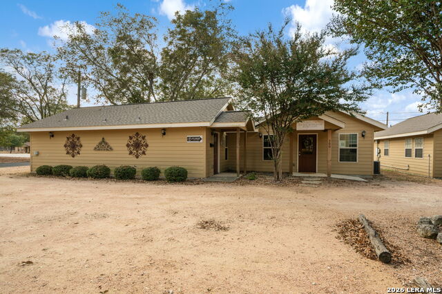 916 E Blanco Rd Property Photo 2