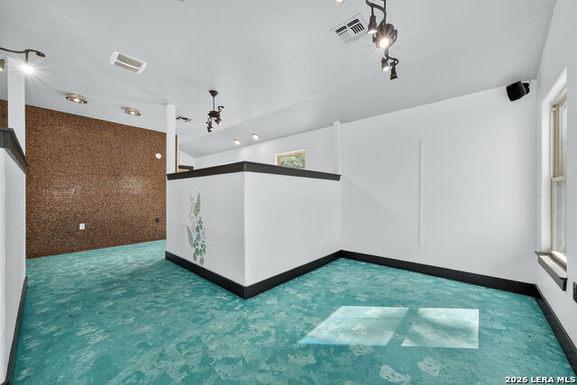 916 E Blanco Rd Property Photo 31