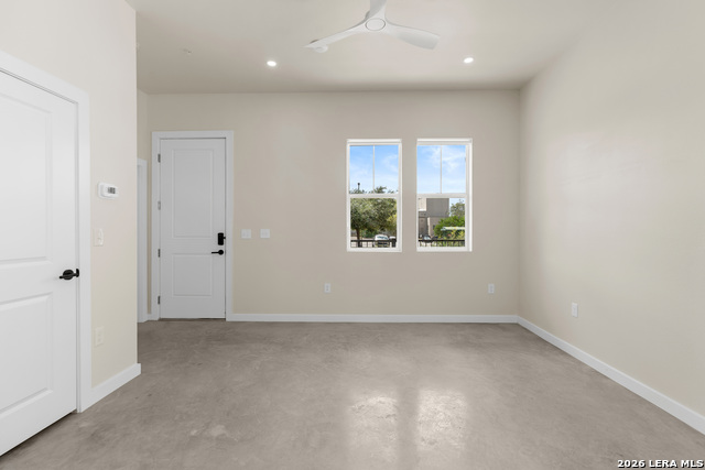 725 W Ashby Pl Property Photo 7