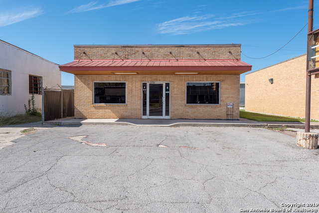 114 S Teel Dr Property Photo 1