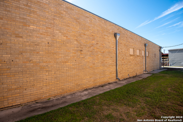 114 S Teel Dr Property Photo 4