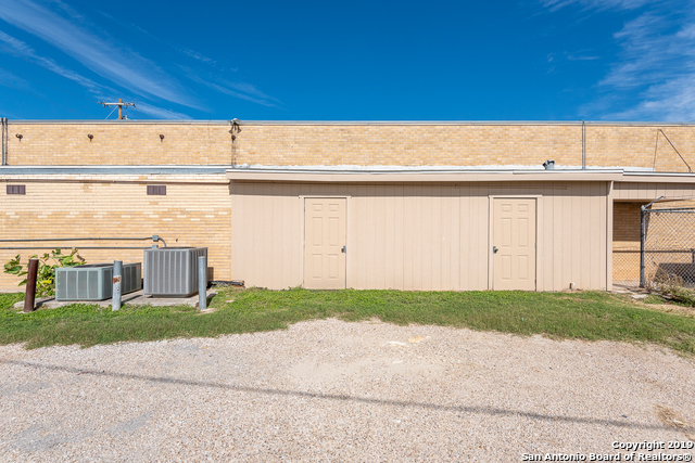 114 S Teel Dr Property Photo 7