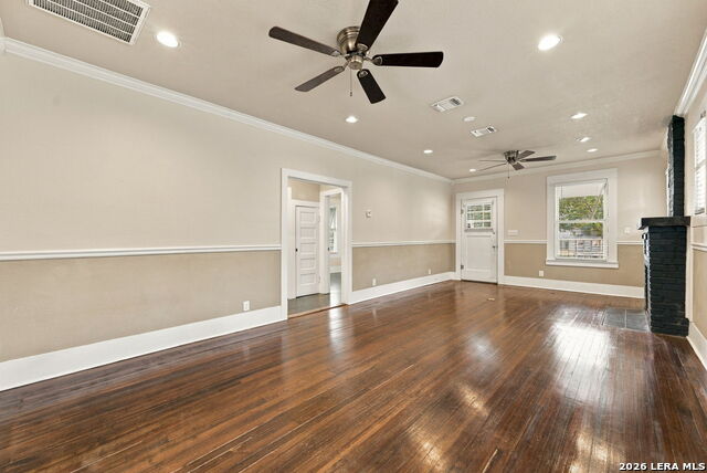 211 Eleanor Property Photo 7