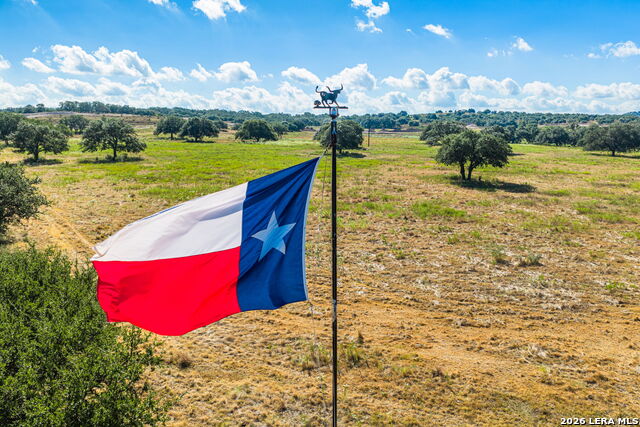 5541-a W Us Highway 290 Property Photo 1
