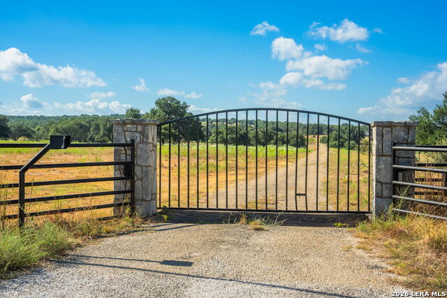 5541-a W Us Highway 290 Property Photo 27