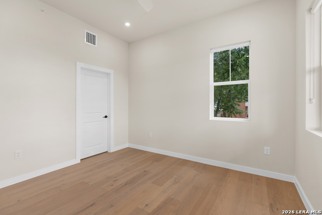 725 W Ashby Pl Property Photo 12