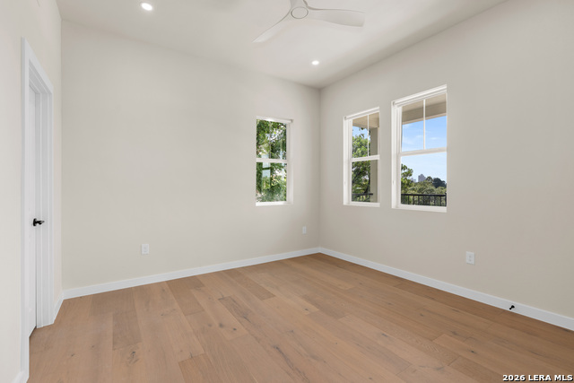 725 W Ashby Pl Property Photo 10