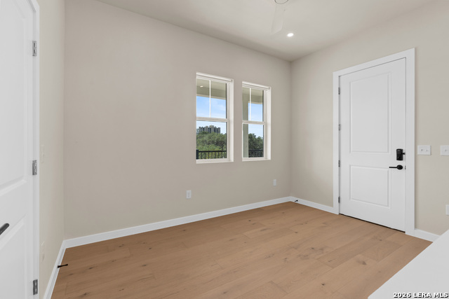 725 W Ashby Pl Property Photo 14