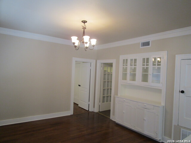 726 W Russell Pl Property Photo 4