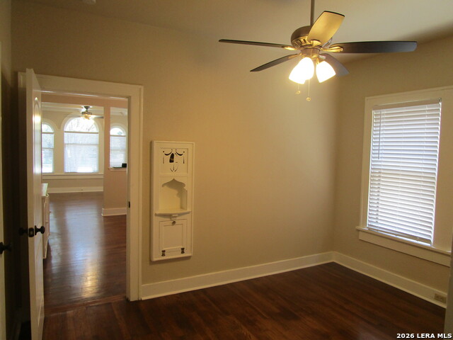 726 W Russell Pl Property Photo 6