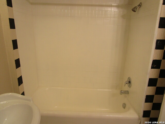 726 W Russell Pl Property Photo 10