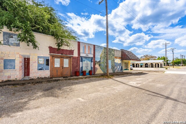 210 S Us Highway 83 Property Photo 2