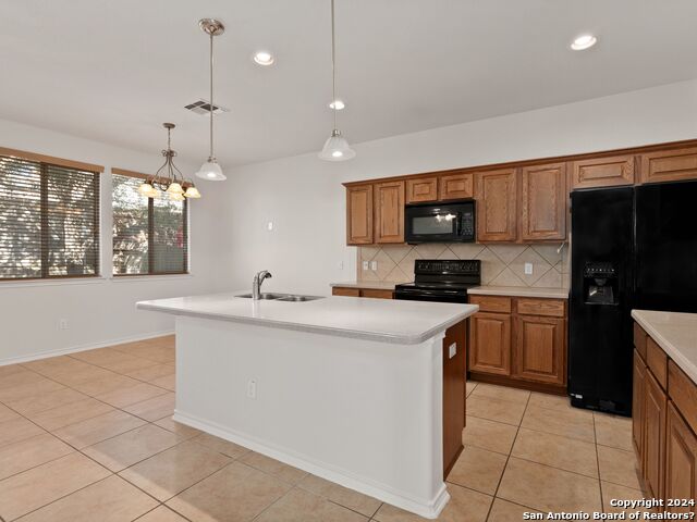 4219 Woodbridge Way Property Photo 8