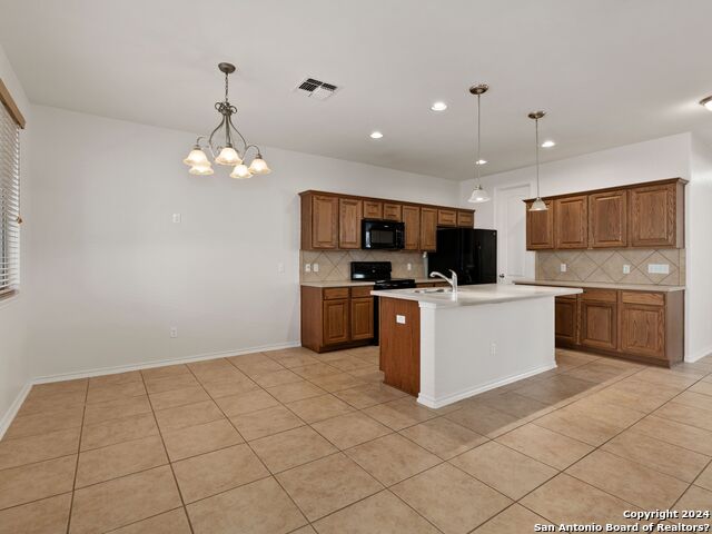 4219 Woodbridge Way Property Photo 9