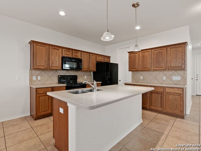 4219 Woodbridge Way Property Photo 10