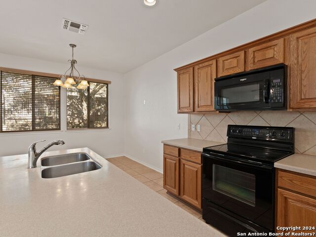 4219 Woodbridge Way Property Photo 11