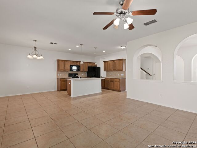 4219 Woodbridge Way Property Photo 15