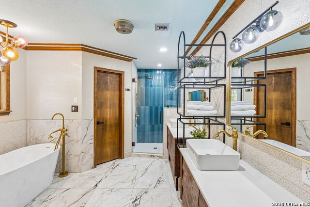 28160 Windwood Dr E Property Photo 9