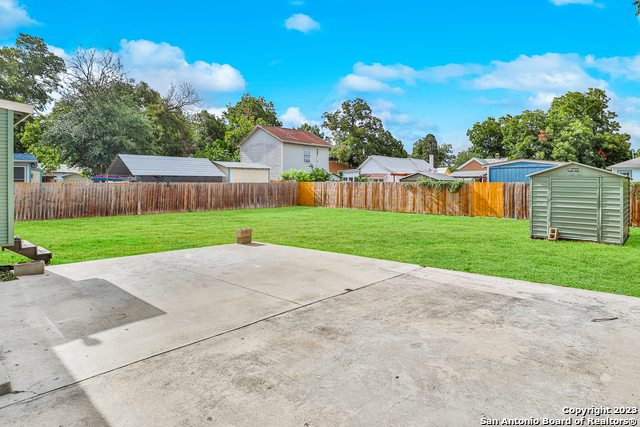 858 Steves Ave Property Photo 15