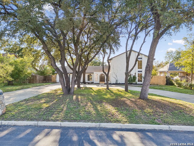 1422 E Sunshine Dr Property Photo 1