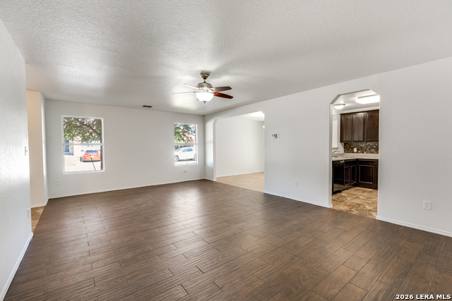 3606 Friendly Acres Property Photo 7