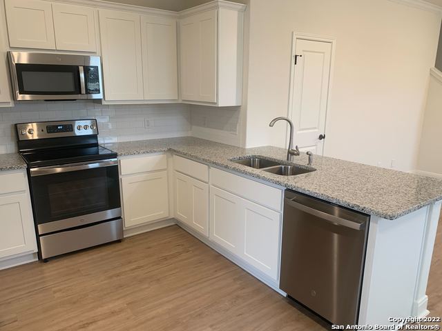 10327 Candlewood Way Property Photo 8