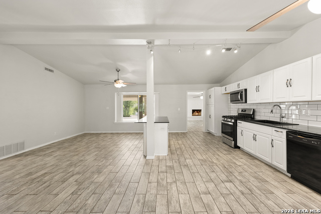 4135 Ramsgate St Property Photo 12