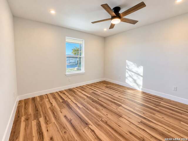305 W Aviation Blvd Property Photo 4