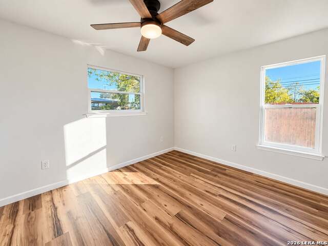 305 W Aviation Blvd Property Photo 7
