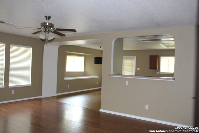 11212 Forest Pass Ct Property Photo 4