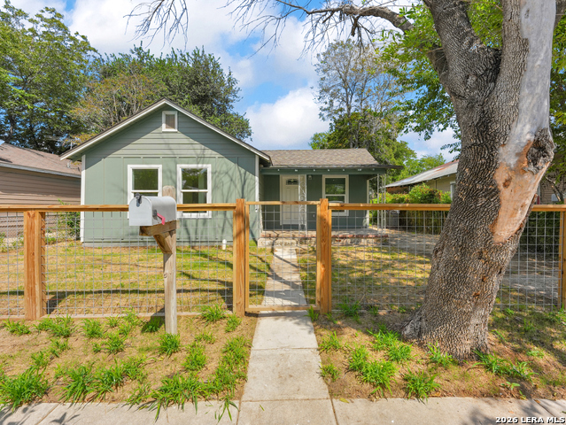 247 WINGATE AVE Property Photo 1