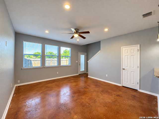 6918 Crestway Rd Property Photo 9