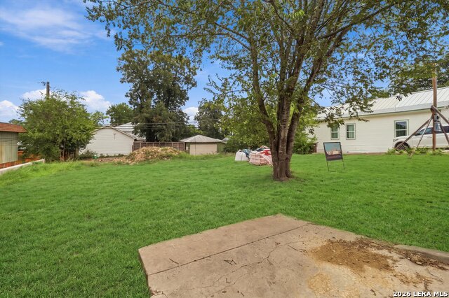 328 Albany St Property Photo 5