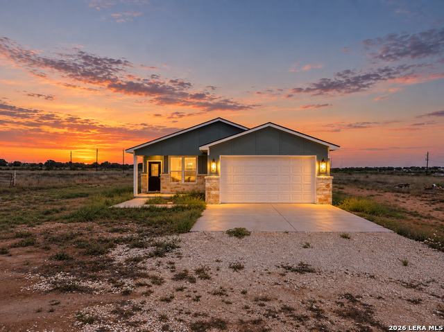 815 E Fm 462 Property Photo 1