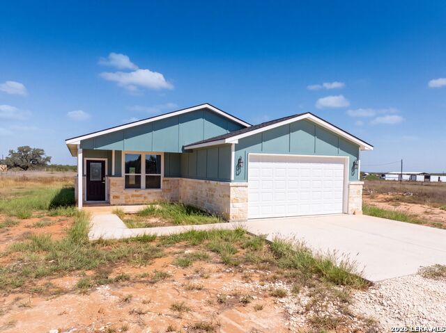 815 E Fm 462 Property Photo 3
