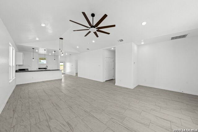 815 E Fm 462 Property Photo 4