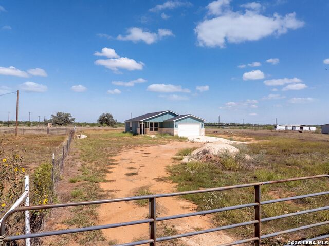 815 E Fm 462 Property Photo 37