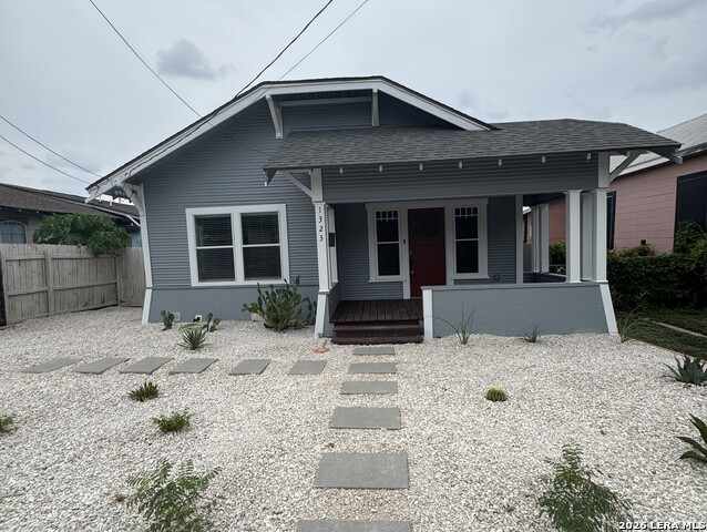 1323 Burnet St Property Photo 1