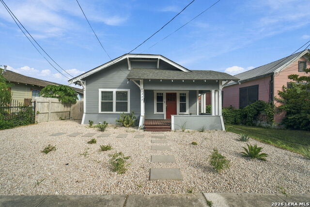 1323 Burnet St Property Photo 1