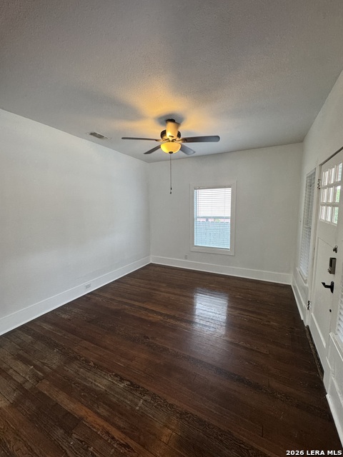 1323 Burnet St Property Photo 3