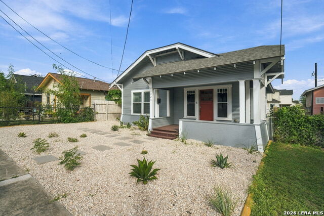 1323 Burnet St Property Photo 3
