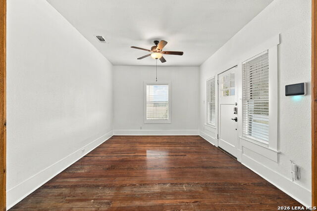 1323 Burnet St Property Photo 6