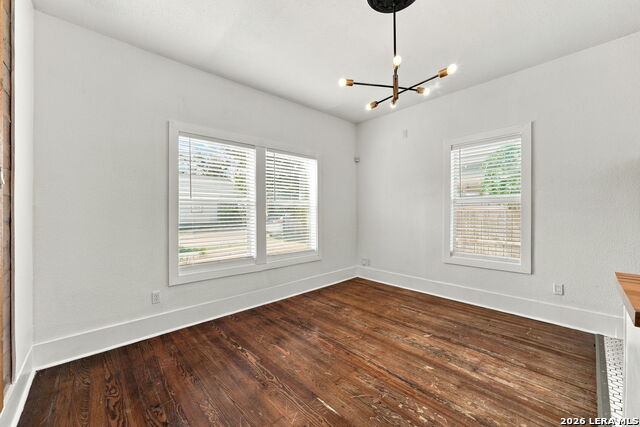 1323 Burnet St Property Photo 10