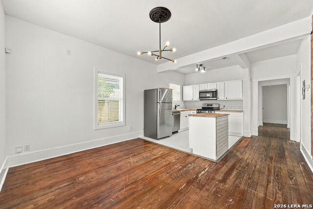 1323 Burnet St Property Photo 12