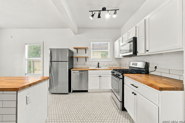 1323 Burnet St Property Photo 15