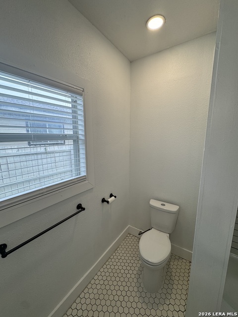 1323 Burnet St Property Photo 17